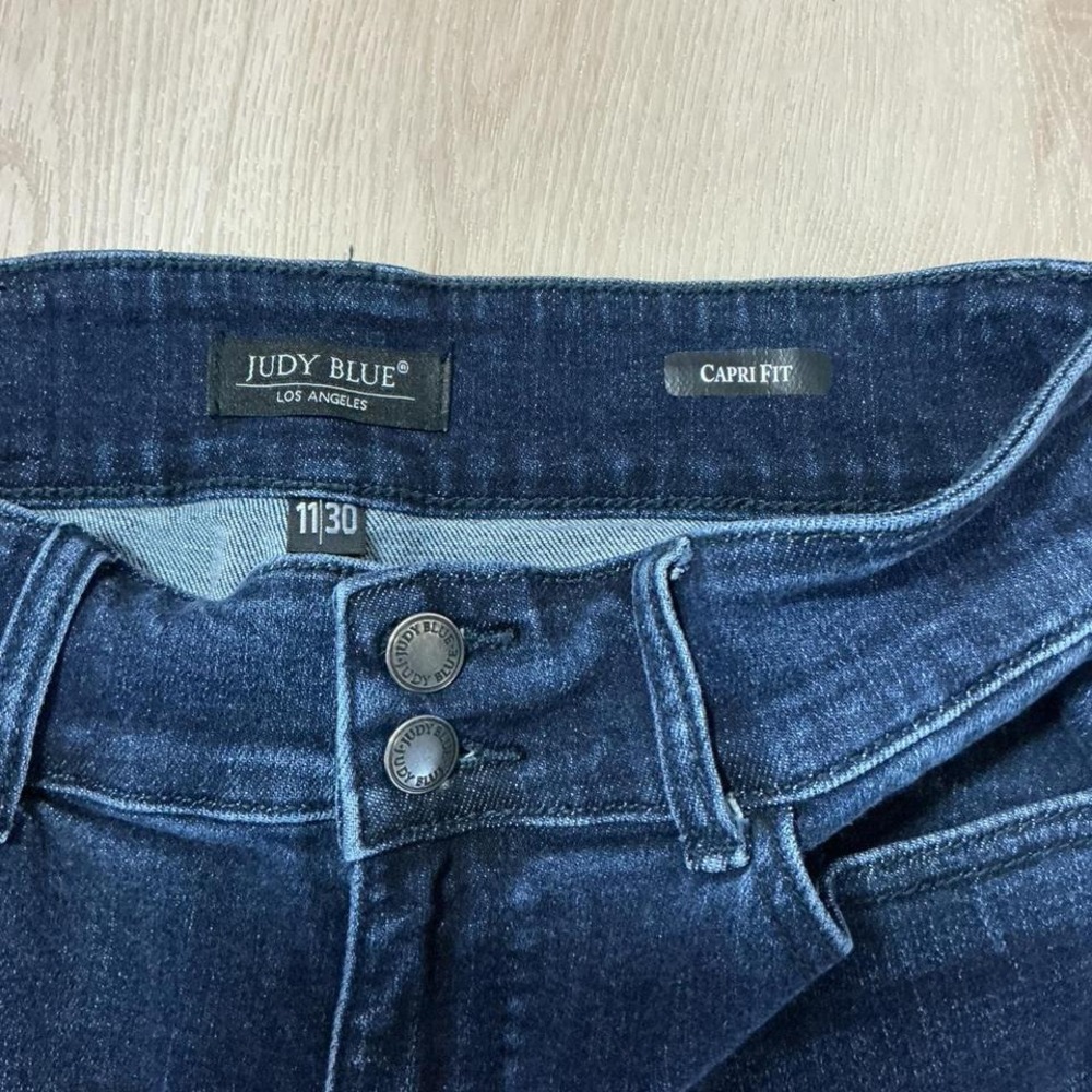 Judy Blue Capri Fit Dark Wash High Rise Flare Jeans Women Size 11/30 - Picture 3 of 5